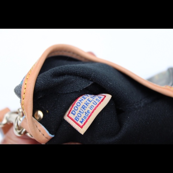Dooney & Bourke logo wrislet - Picture 6 of 8